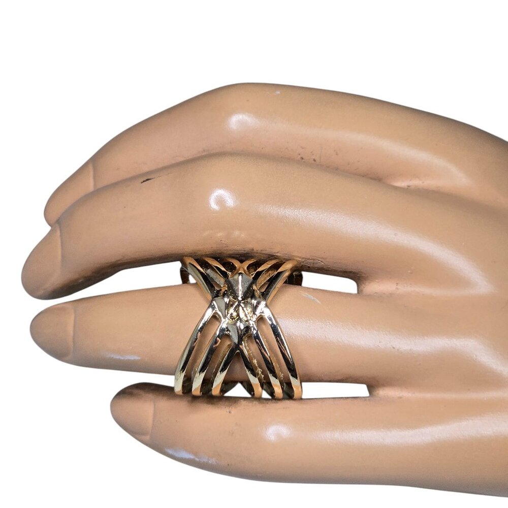 Express Women's Trendy Gold Tone Ring Size 7 NWT